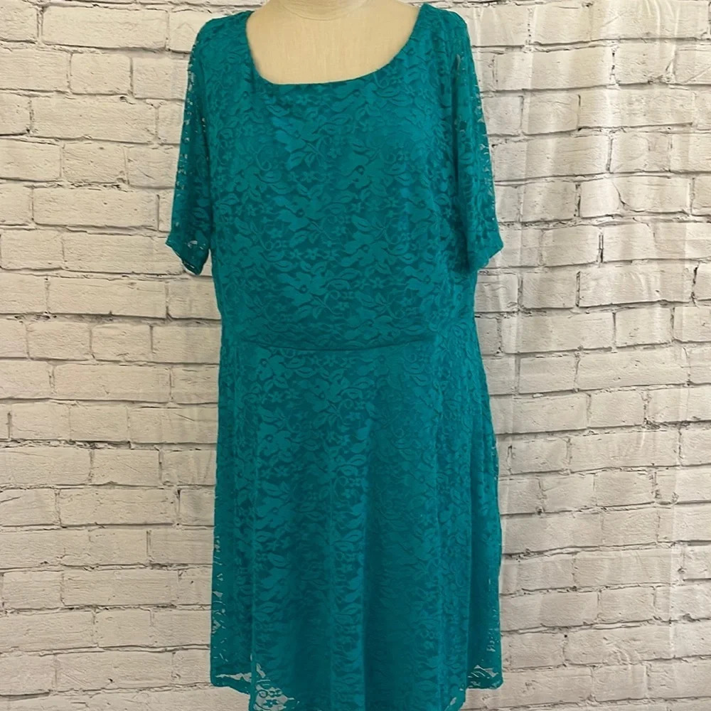 Women’s Paper Doll teal lace overlay dress 2X